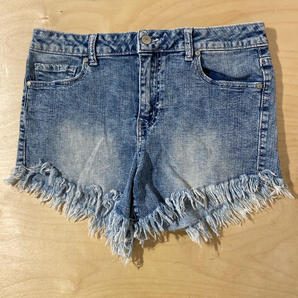 Altar’d State Denim Frayed Hem Women Shorts 30 (OV)